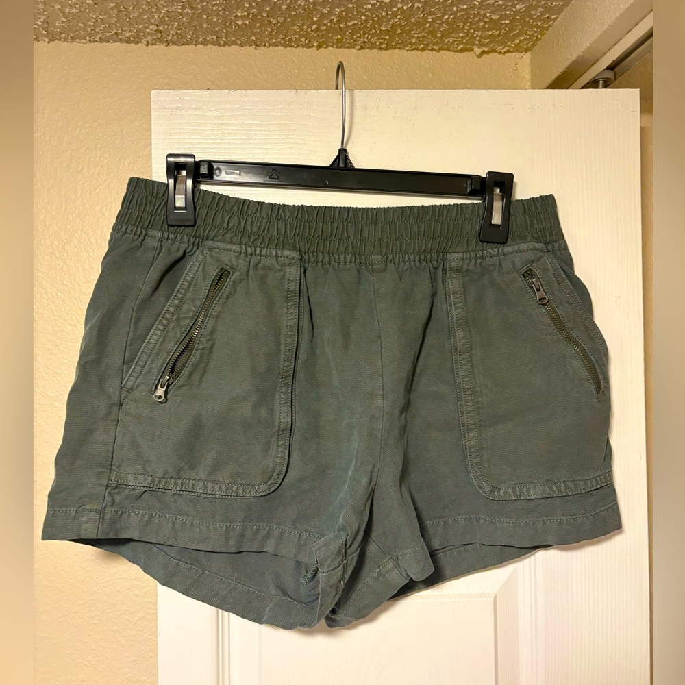 Aerie Women’s Elastic Waist Utility Shorts - Olive Green